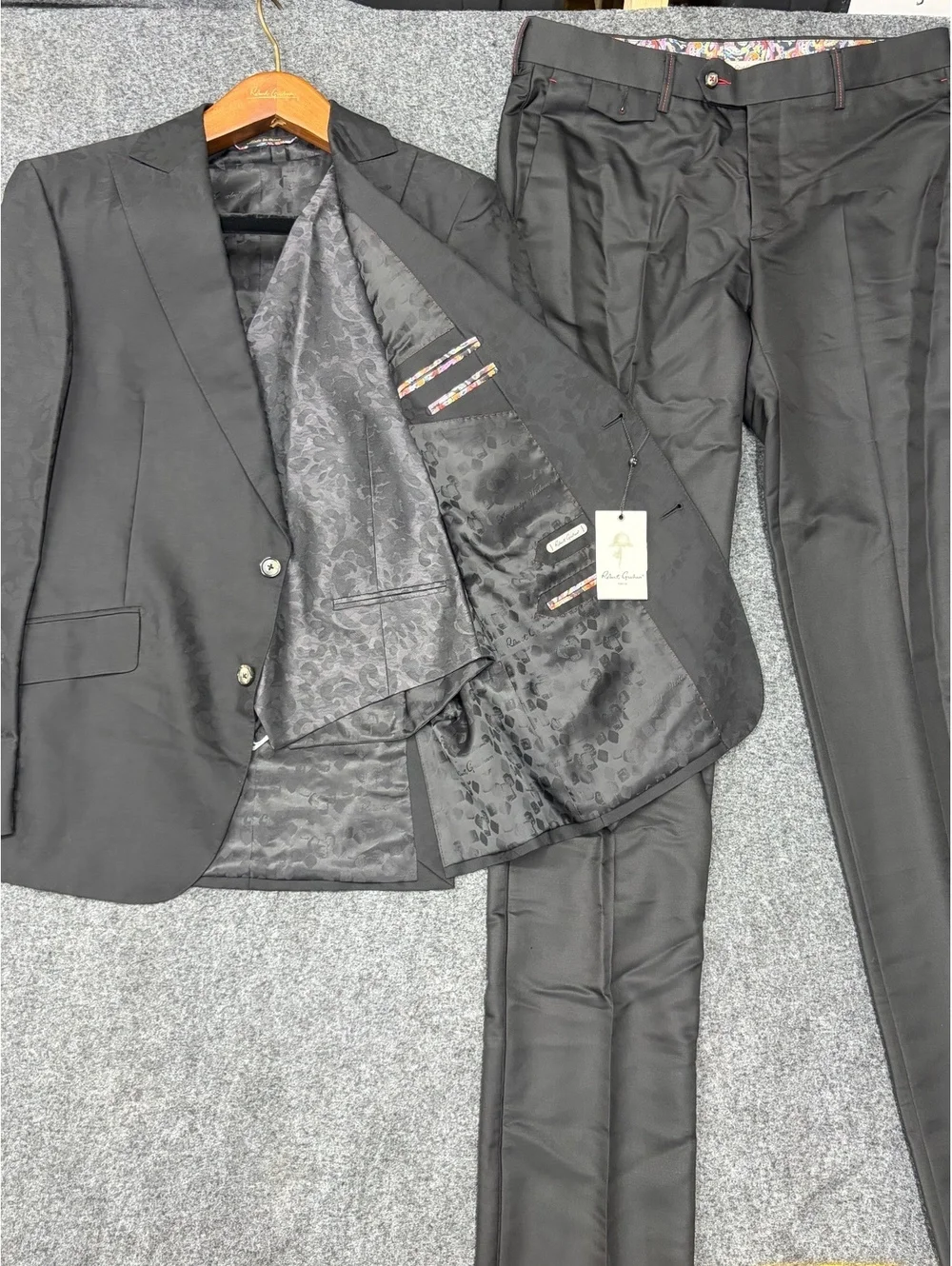 Robert Graham Charleston Black Suit with Vest Size L